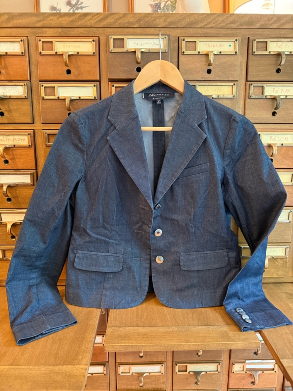 Anne Klein Petite Denim Blazer
Jacket Size 6P Blue Stretch 3-
Button Tailored